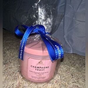 Bath and Body champagne toast 3 wick candle 🕯️ ✨💕💗🩷🤍